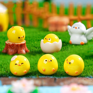 Miniatura de paisaje, pollito de cáscara de huevo simple y lindo, resina pintada a mano, decoración DIY, mini adorno de resina para escritorio - Product Image 1