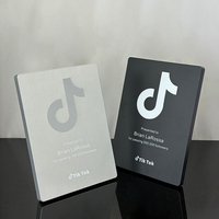 Plaque de récompense en aluminium noir argenté avec plaque de certificat en bois TikTok pour événements anniversaires MH-FJ0029