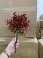 Vente en gros Bouquet de feuilles vertes artificielles Feuilles de vanille Plantes artificielles Plante de remplissage de verdure pour décoration extérieure de mariage
