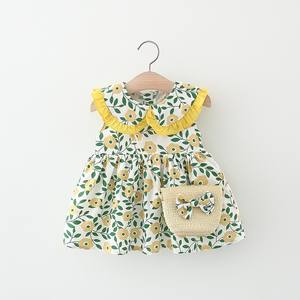 Vente en gros de vêtements d'été pour bébés 1465 Robe florale pour filles avec col en O décoration en dentelle et panier en bambou sac à bandoulière - Product Image 3