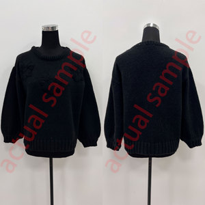 Suéter de punto afelpado con apliques florales 3D para mujer, cuello redondo, hombros caídos, jersey corto, suave y cálido, OEM ODM - Product Image 5