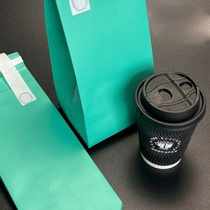 Sac isotherme personnalisable en aluminium épais et non-tissé, écologique, pour café et jus à emporter, imprimé sérigraphié sur mesure - Product Image 5