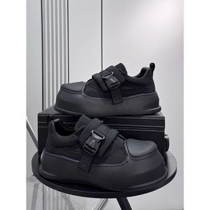 Zapatos de hombre para venta al por mayor y al detalle transfronterizos, nuevos mocasines de verano con suela gruesa y aumento de altura interior, estilo oscuro de nicho. - Product Image 1