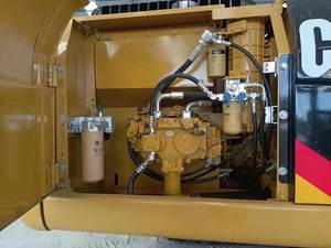 Caterpillar d'occasion de 20 tonnes pour excavatrice Cat 320D avec composants de base, pompe à engrenages pour boîte de vitesses - Product Image 2