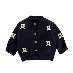 Ensemble de vêtements coréens pour enfants, collection garçons 2026, nouvelle mode automne, <span class=keywords><strong>cardigan</strong></span> tricoté brodé ours dessin animé, hiver élégant et mignon - Product Image 5