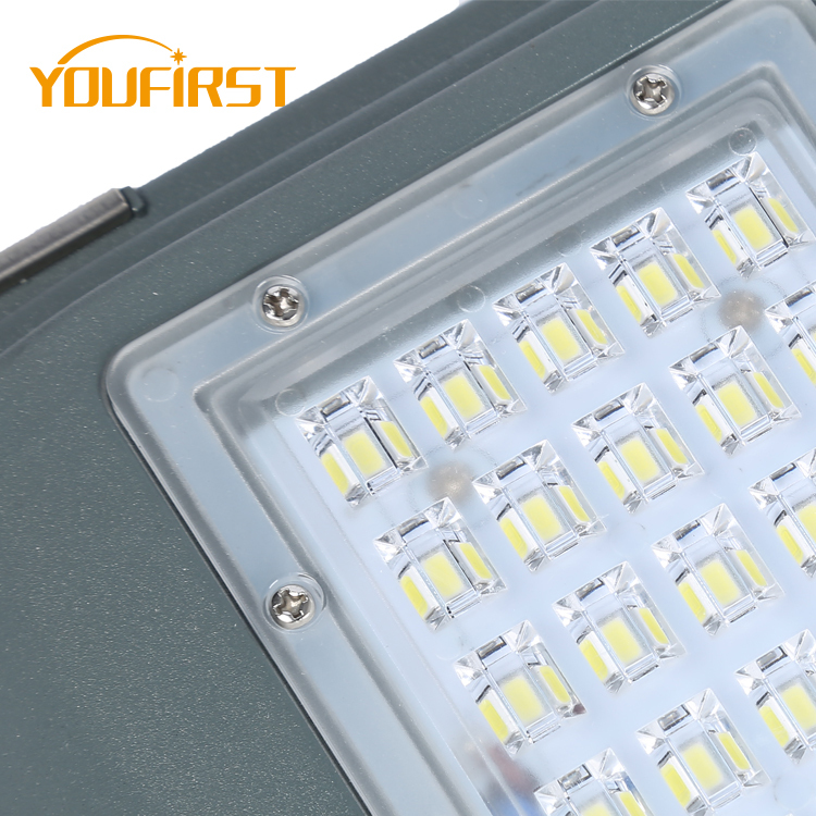 Venta caliente al aire libre de la carretera impermeable IP65 20 40 60 vatios integrado en una farola led solar