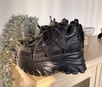 Baskets décontractées noires à lacets et bout épais de 14 cm pour petites femmes, super stylées et très populaires cette année, chaussures d'hiver compensées et épaisses