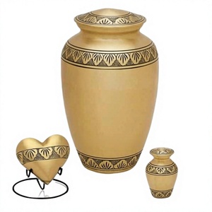 Urne de crémation artisanale gravée en métal finie en or dernière urne en laiton en métal de qualité supérieure pour adultes pour la vente en gros d'urne bon marché - Product Image 1