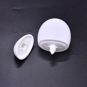 Bouteille de crème pour les mains en forme d'oeuf blanche de 50ml bouteille de protection solaire avec chaîne pour emballage cosmétique de soins de la peau - Product Image 3
