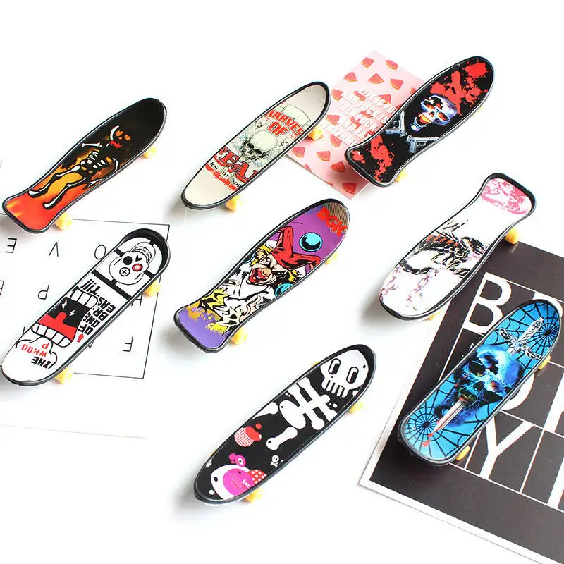 Kunststoff Mini Skate Finger Skateboard ing Griffbrett Neuheit Gag Spielzeug für Jungen Kinder Skateboard Finger Board Geschenke