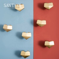Poignées Santaya en laiton brossé massif en forme de cœur pour armoires de cuisine, armoires de chambre, boutons de tiroirs et autres poignées de meubles