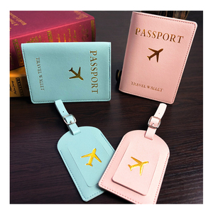 Pasaporte personalizado y juego de etiquetas de equipaje de viaje debe tener Etiquetas de equipaje de cuero para maletas cubierta de pasaporte - Product Image 1