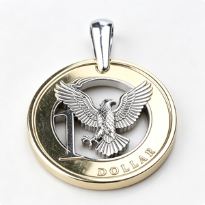 Pendentif circulaire en alliage de zinc plaqué or avec motif d'aigle pour collection d'art - Product Image 6