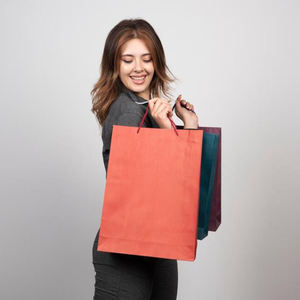 Sac en papier kraft pour cadeaux d'achat en gros d'usine OEM, pas cher, avec logo personnalisé - Product Image 1