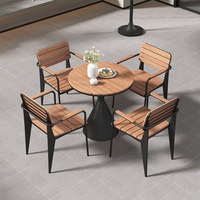 Ensemble de table et chaises en métal d'extérieur pour salon de thé, cour, jardin en plein air, design minimaliste moderne, une table et quatre chaises