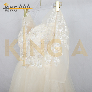 <span class=keywords><strong>Kinga</strong></span> Thương Hiệu Sang Trọng Sử Dụng Phụ Nữ Của Deluxe Wedding Dress Cho Mùa Hè Thứ Hai Tay Quần Áo Với Moq 45Kg - Product Image 2