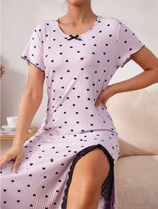 Sfy-y1489 Nouvelle Robe de Nuit Tendance Extensible et Ajustée à Col Rond et Manches Courtes, Imprimé Cœur, Grande Taille, Fendue Mi-longue - Product Image 4