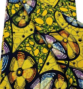 ผ้าซาติน เอส-แวกซ์ ตะวันตกกลางแอฟริกา คือแหล่งที่มาของผ้าหลักสำหรับชุดประจำชาติแบบดั้งเดิมในประเทศเช่นไนจีเรีย กานา - Product Image 2