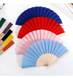 Éventail en bois pliable moderne et simple en polyester personnalisé, éventail en bois, éventail en <span class=keywords><strong>bambou</strong></span> fendu pour activités – Vente chaude - Product Image 4