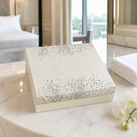 Boîte cadeau rigide personnalisée pour hôtel, impression sur mesure, boîte carrée en ivoire à deux pièces avec couvercle et base, points argentés, vente en gros directe d'usine
