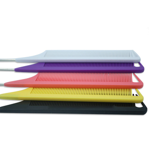 Vendita calda all'ingrosso vestito parrucchiere pettine a coda a punta in fibra di carbonio pettine di separazione in plastica Logo personalizzabile