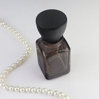 Fragancias de Color Personalizadas, Lujosa Botella de Perfume de Vidrio Negro Translúcido de 50 ml con Tapa de Madera Negra