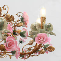 Lustre fleur en laiton et céramique à 8 lumières pour décoration de mariage