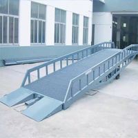 Rampe de chargement mobile hydraulique robuste de 6 à 15 tonnes, plateforme de chargement pour camions/chariots élévateurs en acier au carbone, garde-corps, faible niveau sonore