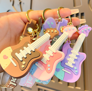 Portachiavi Creativo e Carino a Forma di <span class=keywords><strong>Chitarra</strong></span> 3D in Plastica Leggera, Gancio per Auto e Borsa Personalizzato per Decorazione - Product Image 6