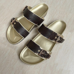 Sandalias de Diseñador Famoso, Cómodas y Suaves para Hombre, Sandalias de Verano a la Moda, Ligeras, Chanclas Casuales Antideslizantes - Product Image 4