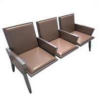 Chaise à trois places en bambou avec assise et accoudoirs en métal pour les salles d'attente des aéroports, des hôpitaux et des cliniques - Chaise de réception publique