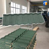 Tuiles de toiture en métal revêtues de pierre de qualité commerciale, classe A, résistance au vent, design moderne, tuiles de toit en granit