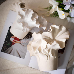 Jarrón de cerámica de encaje hecho a mano de lujo ligero, decoración suave, juego de <span class=keywords><strong>flores</strong></span> <span class=keywords><strong>secas</strong></span> hidropónicas para Hotel, adorno de arte decorativo - Product Image 4