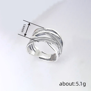 Anello Incrociato Stratificato Testurizzato da Donna, Gioiello Elegante e alla Moda per le Dita - Product Image 4