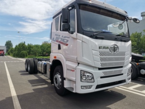 Camión Tractor FAW 6x4 Usado/Nuevo de Servicio Pesado, 10 Ruedas, 400HP/540HP/610HP, Volante a la Izquierda/Derecha, Automático, con Bolsa de Aire, en Stock - Product Image 2