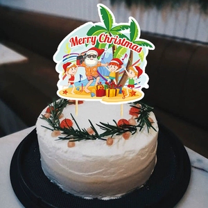 Ensemble de décorations de gâteaux de Noël avec Père Noël en vacances et palmiers pour des desserts d'été uniques et festifs - Product Image 3
