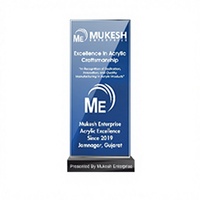 Trophée de reconnaissance d'entreprise en acrylique de qualité supérieure, best-seller, durable, poli, gravé, imprimé en typographie, Mukesh