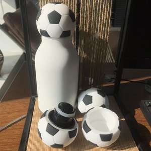 Juego de Tapas para Botellas de Agua con Diseño de Balón de Fútbol de Silicona PAISEN, un Accesorio Deportivo Genial <span class=keywords><strong>que</strong></span> Convierte tu Botella de Agua en un Tema de Fútbol - Product Image 5