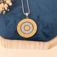 Classique créatif titane acier plaque ronde rotatif douze zodiaque neuf palais huit trigrammes pendentif collier en acier inoxydable
