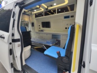 Ambulance Ford V362 à essence 4x2 avec un design extérieur et intérieur de dernière génération