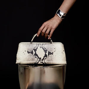 Pochette <span class=keywords><strong>de</strong></span> Soirée Élégante Blanche Texturée Personnalisée pour Femme, Mini Sac <span class=keywords><strong>de</strong></span> Rangement Tendance à Impression Numérique, Sac à <span class=keywords><strong>Main</strong></span> Femme - Product Image 3