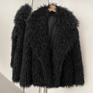 Vêtements pour femmes de style américain, automne et hiver, nouveau manteau en fourrure de mouton du <span class=keywords><strong>Tibet</strong></span> imité, manteau court chic en fourrure pour femmes - Product Image 3