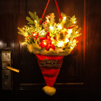 Décorations d'arbre de Noël lumineuses plante verte aiguille de pin porte suspendu chapeau de noël pendentif décoratif pour ornement de boule