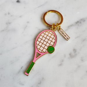 Porte-clés en émail personnalisé en forme de raquette de tennis, porte-clés en émail dur - Product Image 1