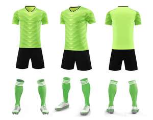 批发 100% 涤纶男女通用足球训练球衣套装 - Product Image 2