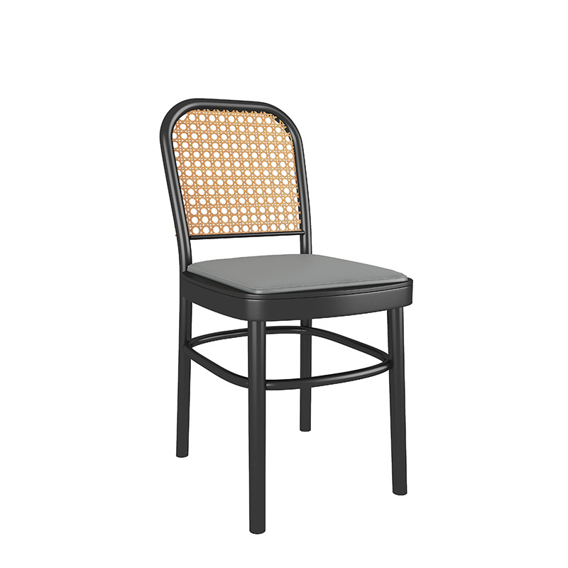 Silla de ratán tejido