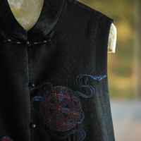 Vêtements pour femmes sur mesure, style chinois, broderie de lion, broderie de boule, soie Xiangyun, gilet polyvalent noir 5573