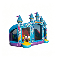 Grand château gonflable, centre de divertissement pour les aventures dans les labyrinthes