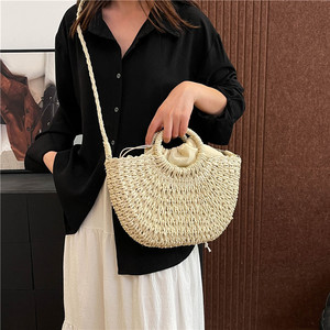 <span class=keywords><strong>Borsa</strong></span> a Mezzaluna in Stile Bohémien Intrecciata a Mano in Rattan con Chiusura a Coulisse per Donne, Ideale per Vacanze Estive in Spiaggia - Product Image 2