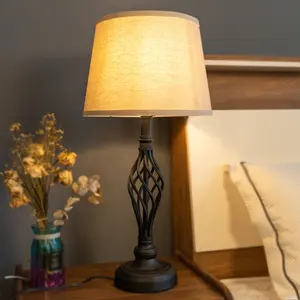 समकालीन होटल रेस्तरां कमरे सजावट टेबल लैंप बांस कपड़े lampshade के लिए बिस्तर सरल आयरन साइड टेबल लैंप बेडरूम